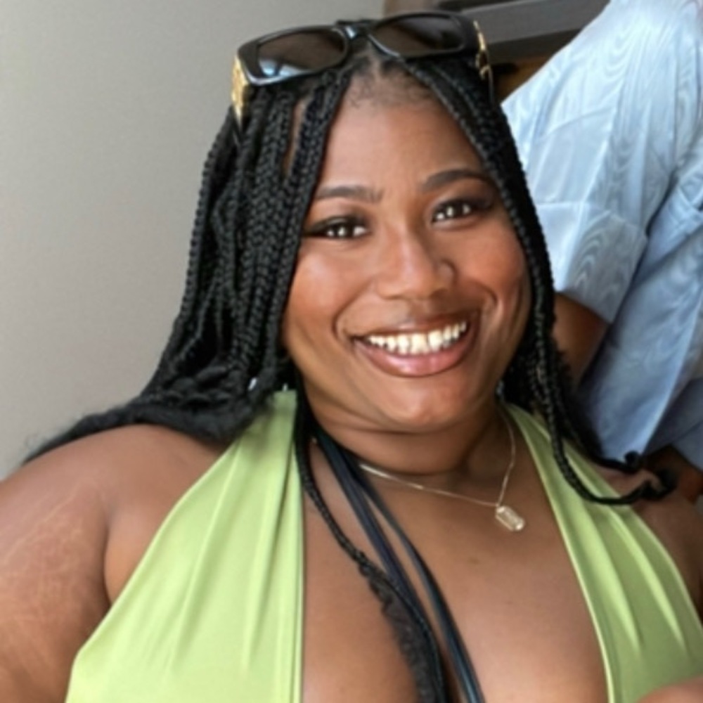 Meet your Posher, Kayla